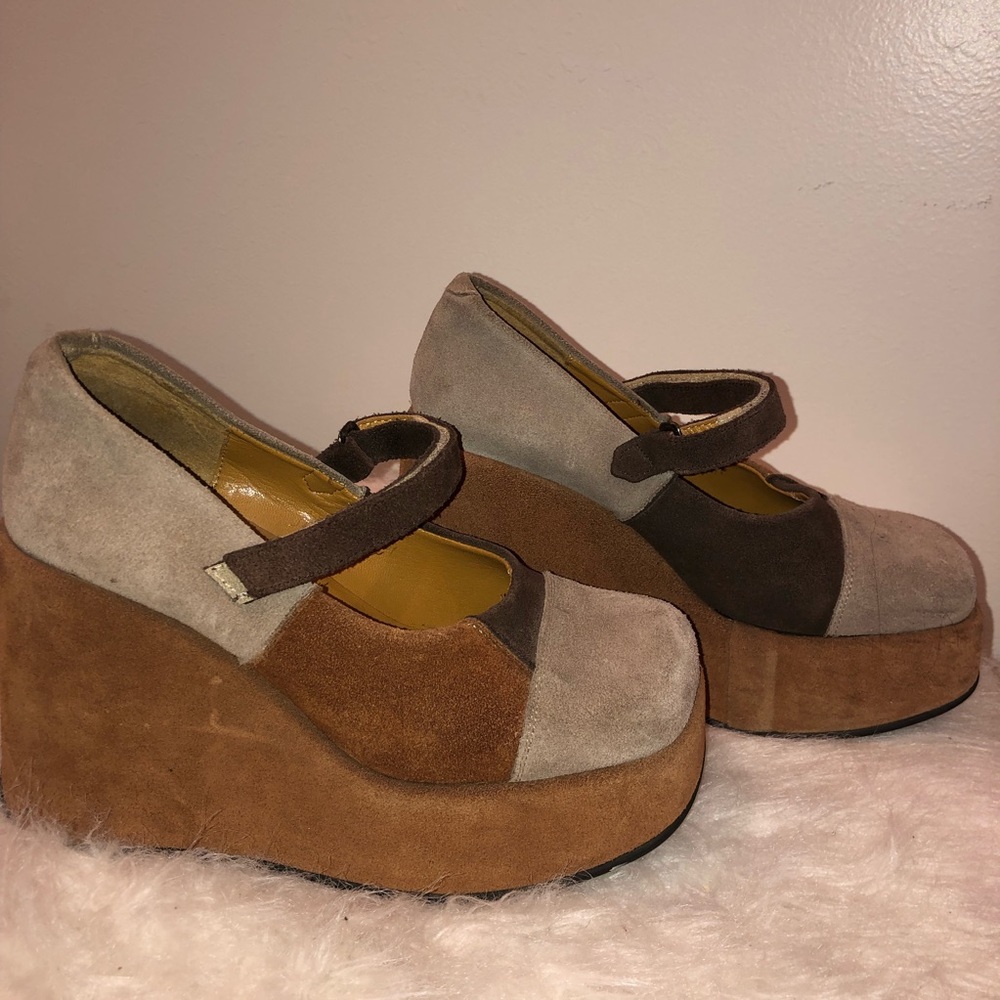 Jeffrey Campbell suede platforms 😍